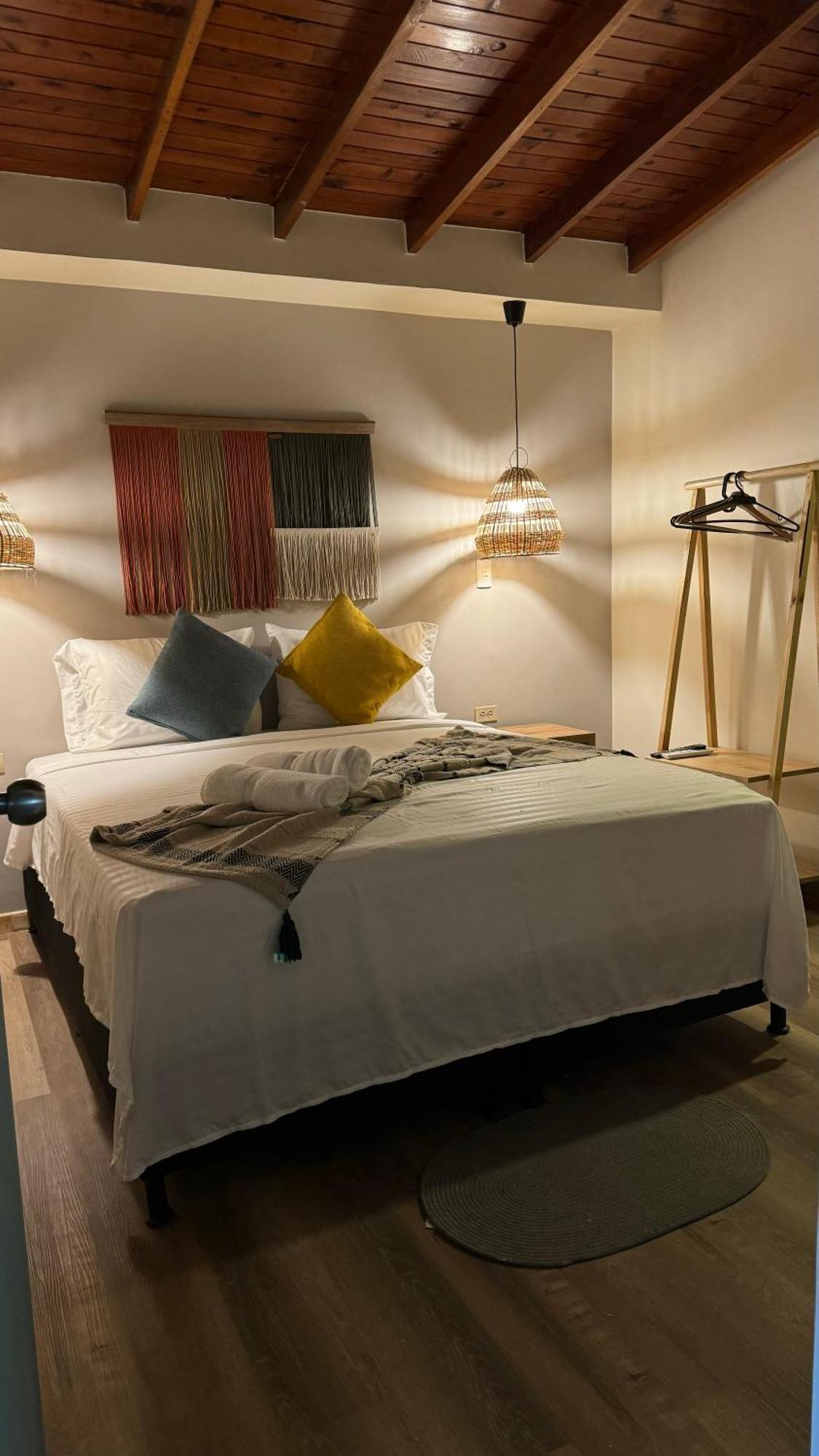 Luum Casa Hotel Manila Medellín Exteriör bild