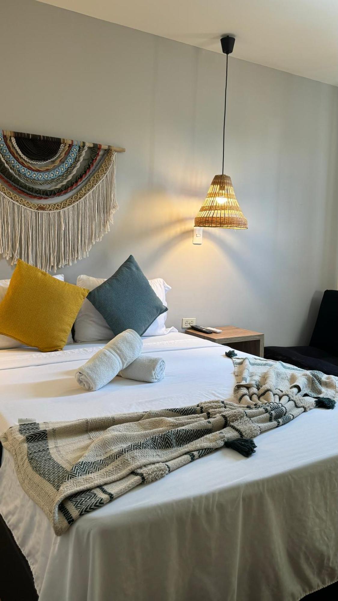 Luum Casa Hotel Manila Medellín Exteriör bild